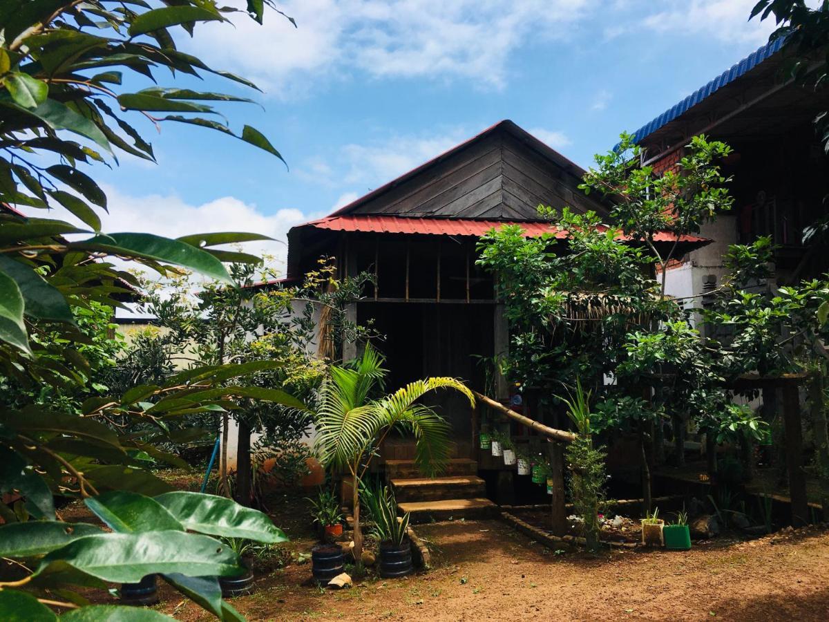 Ratanakiri Farmhouse & Trekking Banlung Buitenkant foto